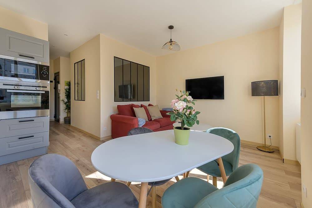 Entire apartment, Black Pearl in Saint-Étienne, Pilat Regional Nature Park
