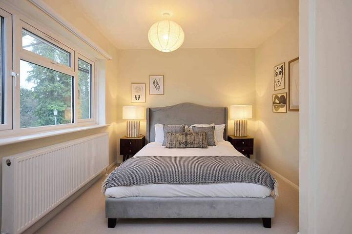 West of Brick & Bloom in Kingston upon Thames, Londra
