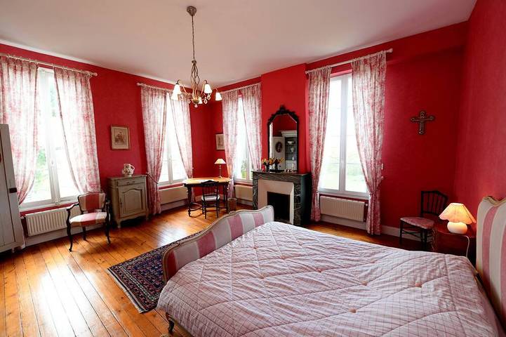 Gîte pour 12 personnes, avec jardin à Néac - 4