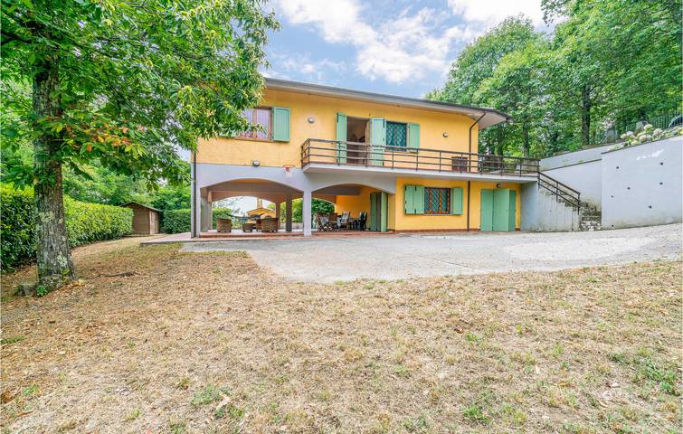 Recintato, WiFi, Parcheggio: 180 mq Marliana Apt in Marliana, Provincia di Pistoia