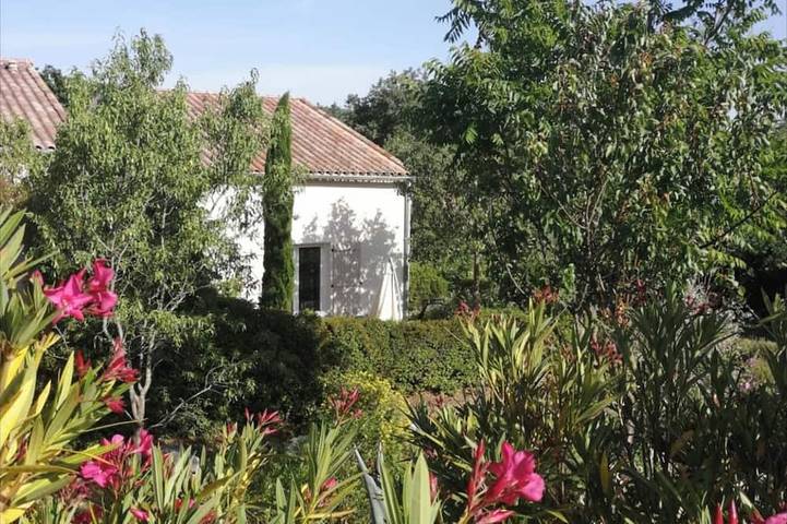 Gîte pour 4 personnes, avec Piscine
