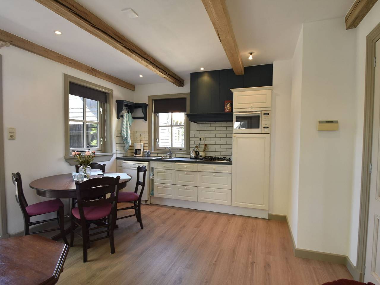 Entire apartment, Apartment Sint Maartensbrug near Beach in North Holland - North Sea Coast