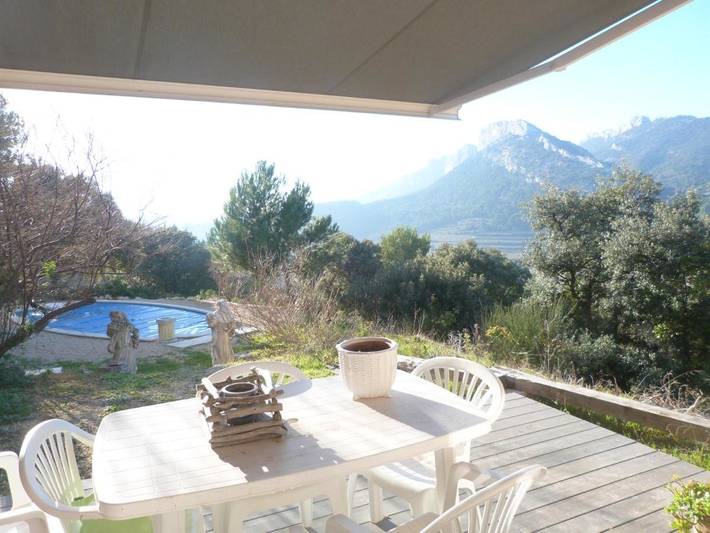 Location de vacances pour 4 personnes, avec vue ainsi que piscine et jardin à Lafare - 3