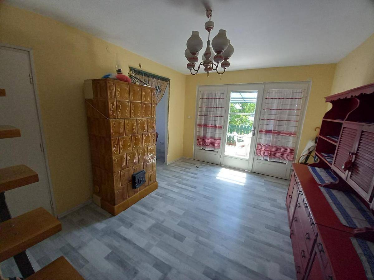 Three-Bedroom House in Csopak, Balatonfüredi járás