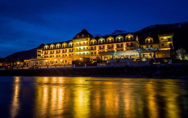 Hotel für 3 Personen, mit Balkon und Terrasse sowie Garten und Pool in Lienz