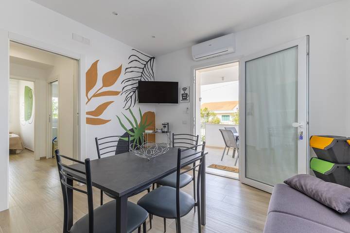 Appartement entier, Appartement 'Carrubo' avec terrasse privée, Wi-Fi et climatisation in Ragusa, Province de Ragusa
