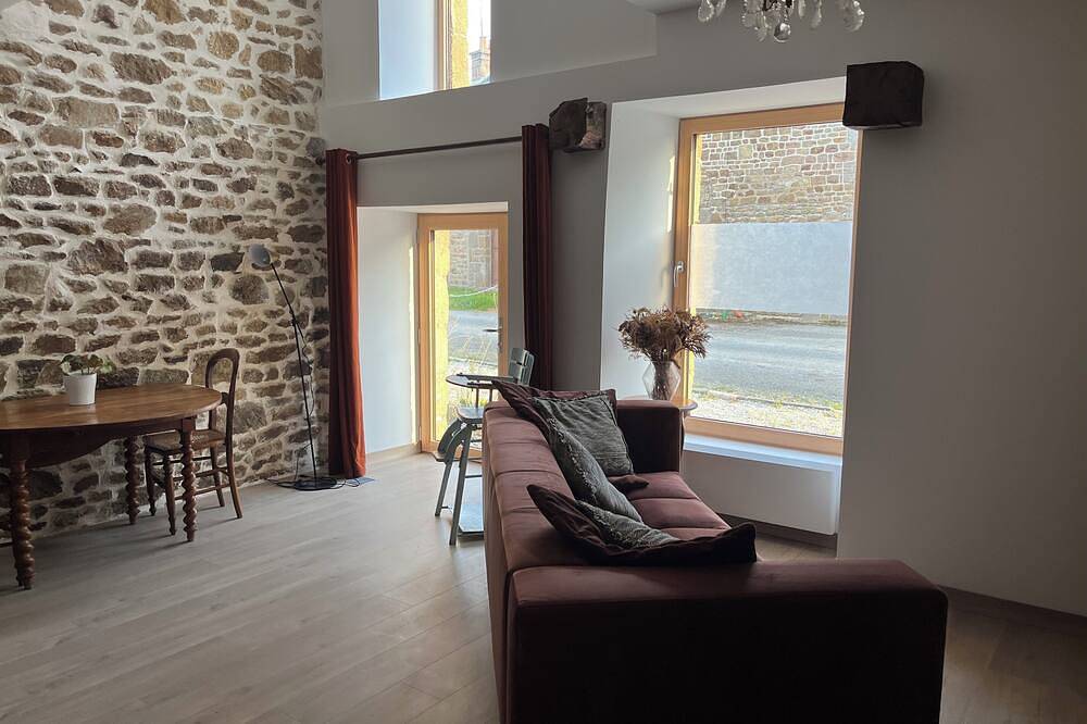 Gite 3 couchages, 5 personnes à la campagne, jardin, parking, animaux acceptés. in Vieux-Vy-sur-Couesnon, Région de Rennes