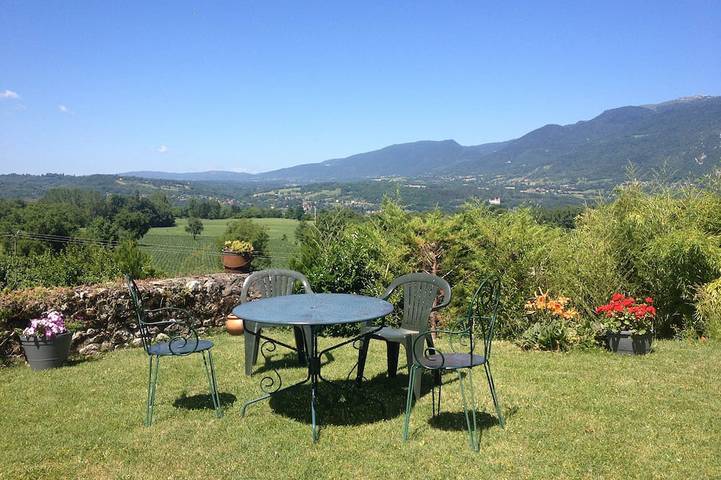 Magnífica casa con viñas y vistas al Grand Colombier in Saint-Martin-de-Bavel, Belley
