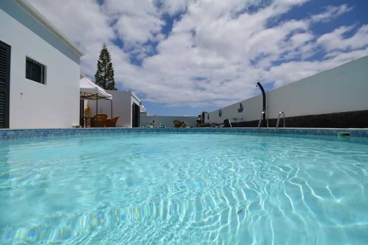 Villa for 8 people, with terrace and garden - 1