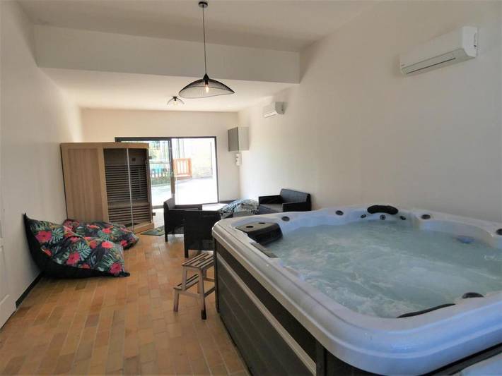 Location de vacances pour 15 personnes, avec terrasse à Saint-Lon-les-Mines - 2