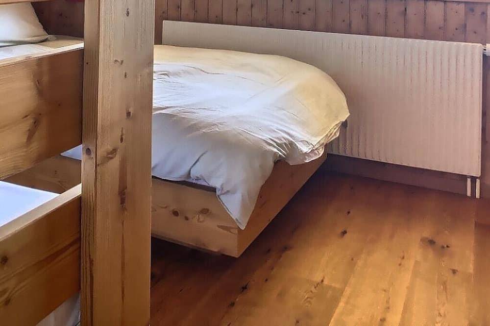 Sehr komfortables 2-stöckiges Chalet für 7 Personen, Wohnzimmer mit Kamin, Kochnische mit Geschirrsp in Grimentz, Anniviers