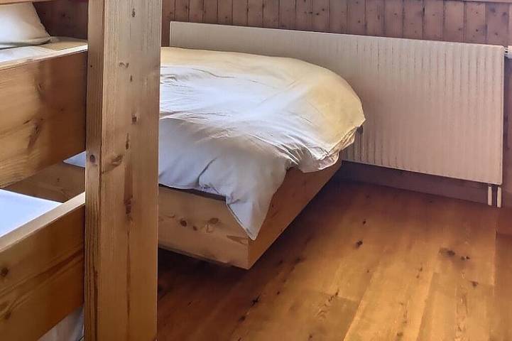 Sehr komfortables 2-stöckiges Chalet für 7 Personen, Wohnzimmer mit Kamin, Kochnische mit Geschirrsp in Grimentz, Anniviers