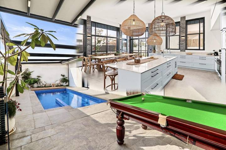 Chalet para 26 personas, con piscina además de jacuzzi y jardín, Familias con niños - 1