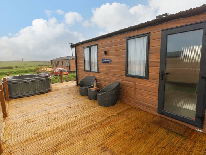 Glamping for 4 people in South-Wales