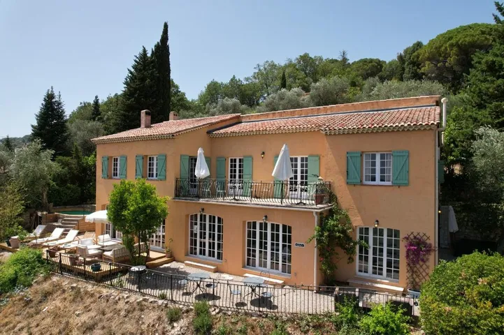 Chalet para 21 personas, con piscina además de jardín y terraza - 1