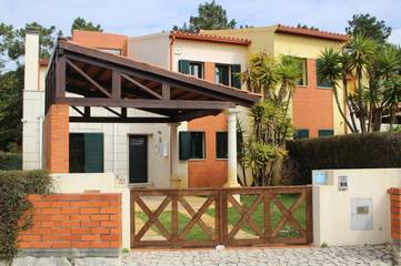 Casa rural para 6 personas, con jardín además de terraza y jacuzzi en Mira