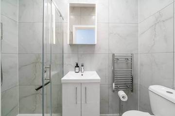 Apartment for 2 People in Kingston upon Thames, Chessington World of Adventures, Photo 4