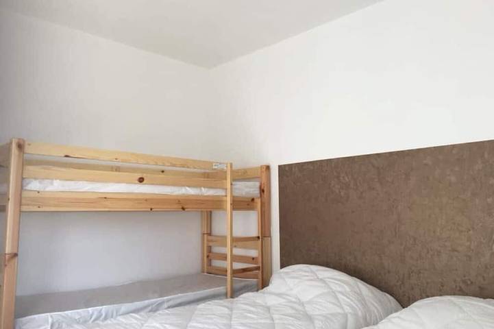 Location de vacances pour 13 personnes, avec terrasse à La Réorthe - 2