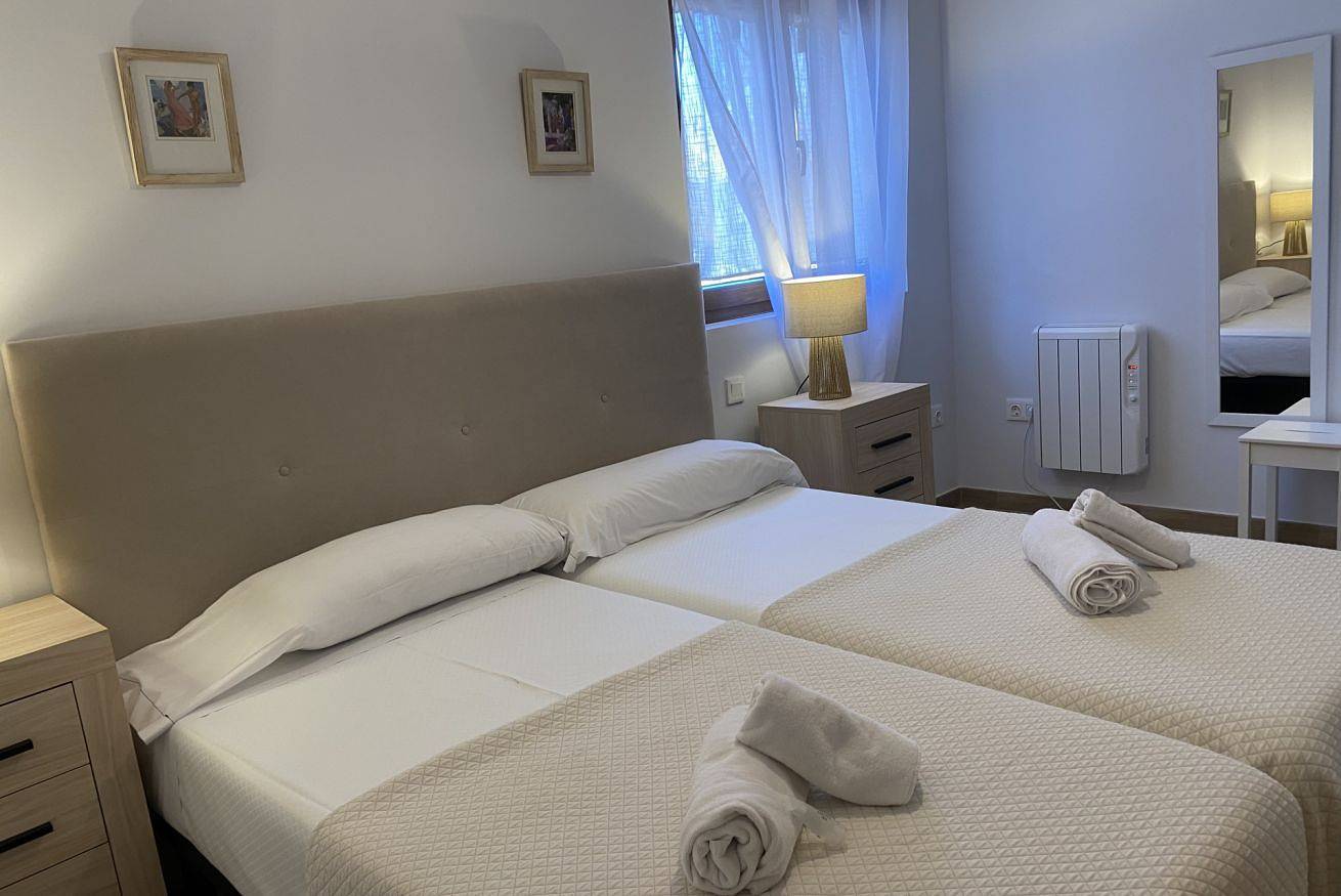 Ganze Wohnung, Ferienwohnung für 4 Personen mit Garten in Prellezo, Val de San Vicente