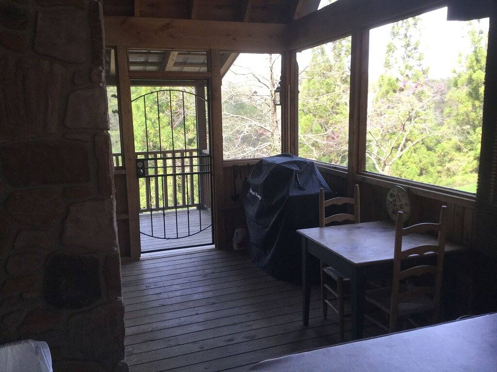 \"Bare Feet Cabin\" Ein gemütlicher romantischer Kurzurlaub Kostenloses Wlan / Whirlpool / Whirlpool / Kamin in Sevierville, Sevier County