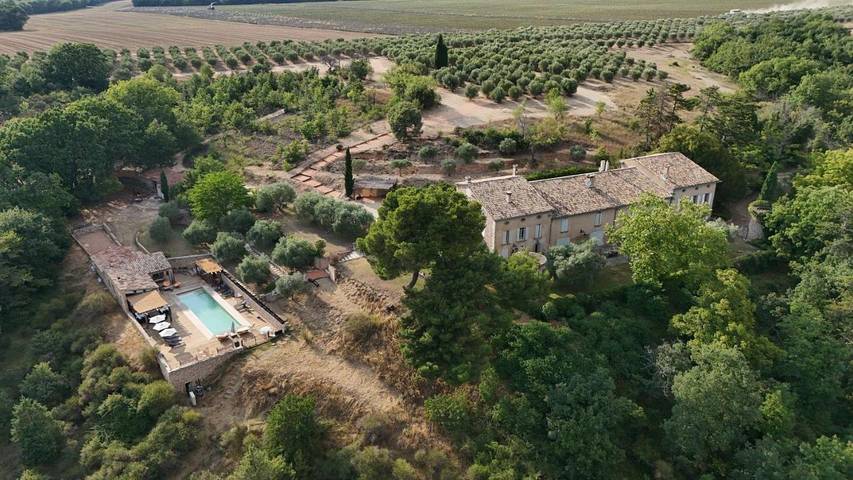 Gîte pour 2 personnes, avec piscine et terrasse à Riez - 2
