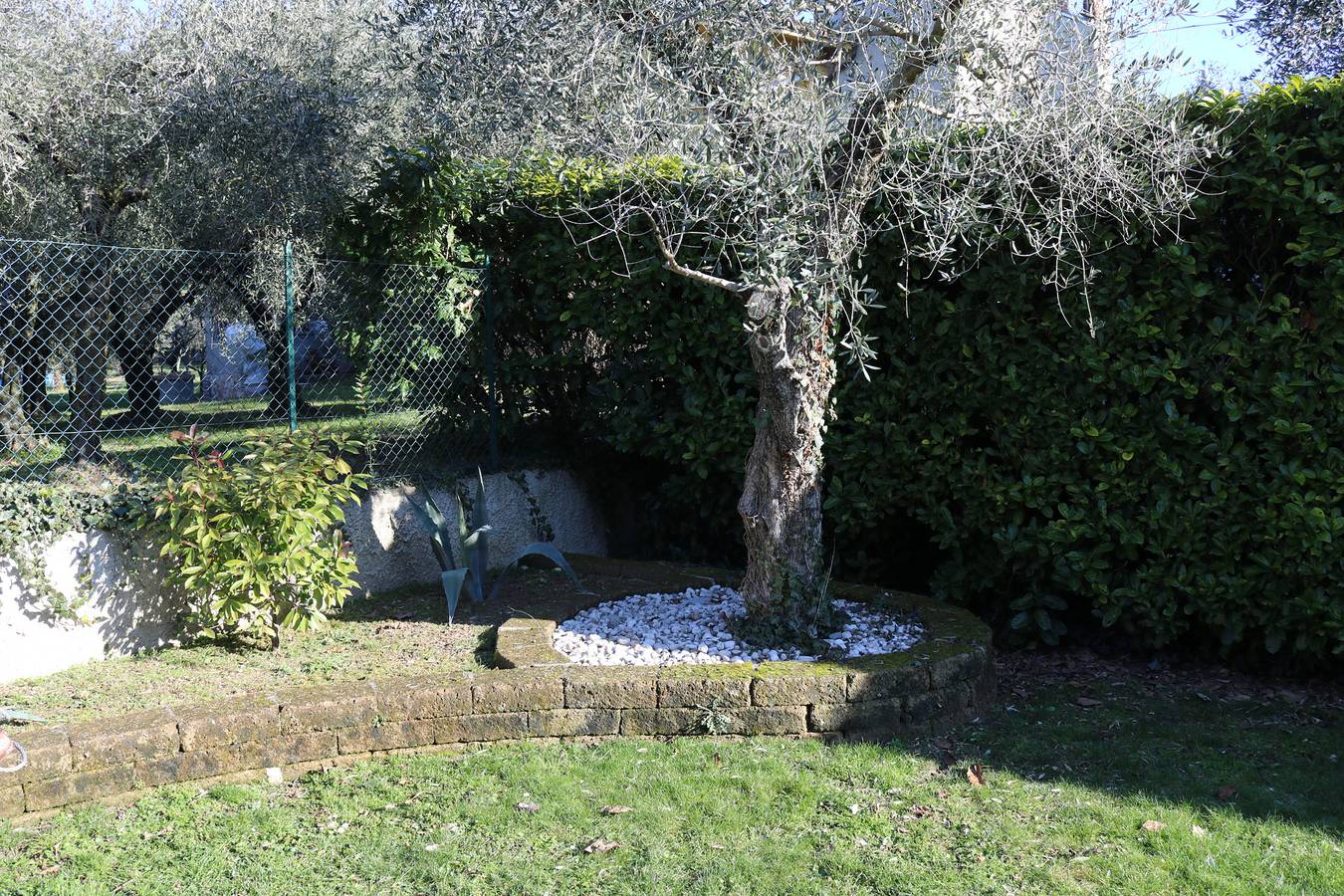 Apartamento vacacional entero, Apartamento vacacional con un jardín grande  in Lazise, Montañas Garda