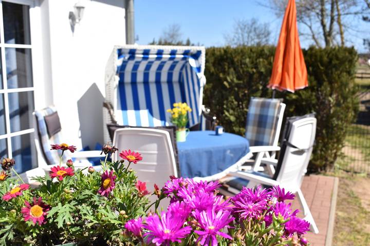 Ferienhaus für 4 Personen, mit Terrasse und Garten in Klein Zicker