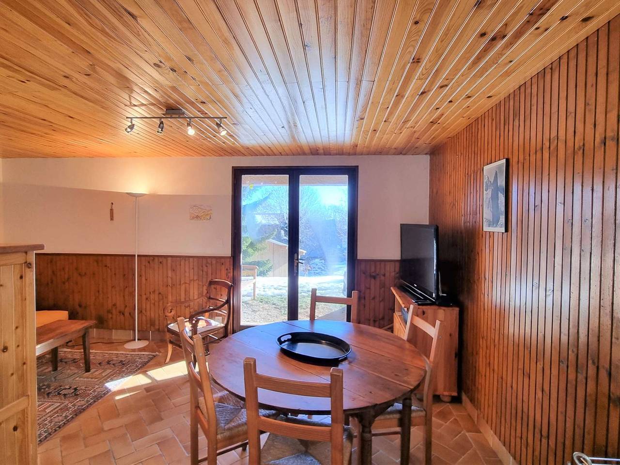 Geräumige Gartenwohnung für 4 nahe Skilift in Saint-Michel-de-Chaillol, Nationalpark Écrins