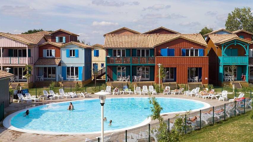 Location de vacances pour 5 personnes, avec jardin et piscine, animaux acceptés à Le Teich