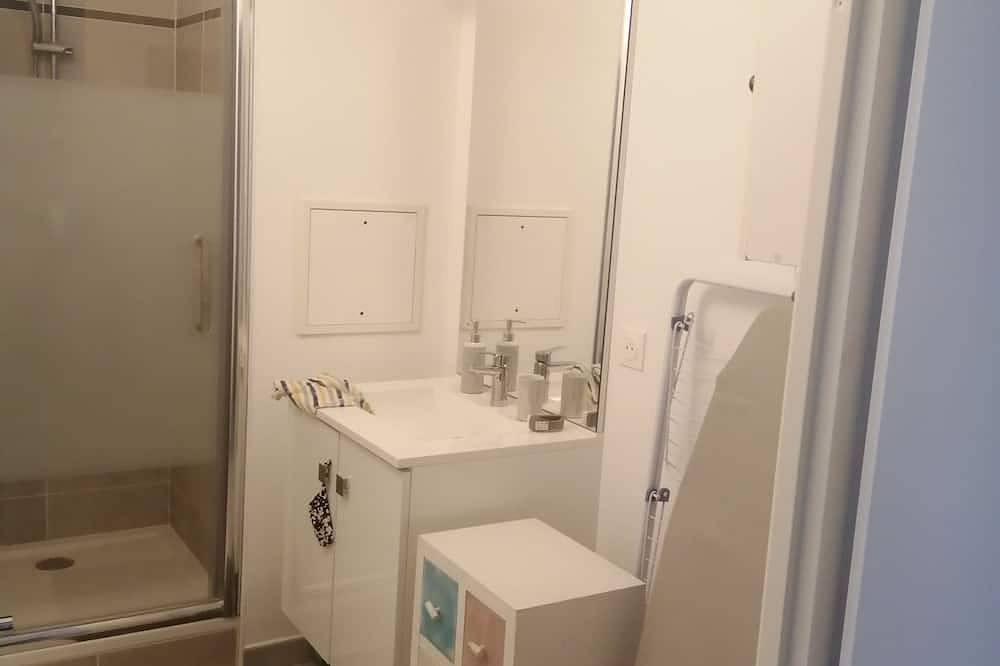 Entire apartment, Beautiful apartment with terrace 10 minutes from La Défense and Parc Lagravere in Colombes, Hauts-de-Seine