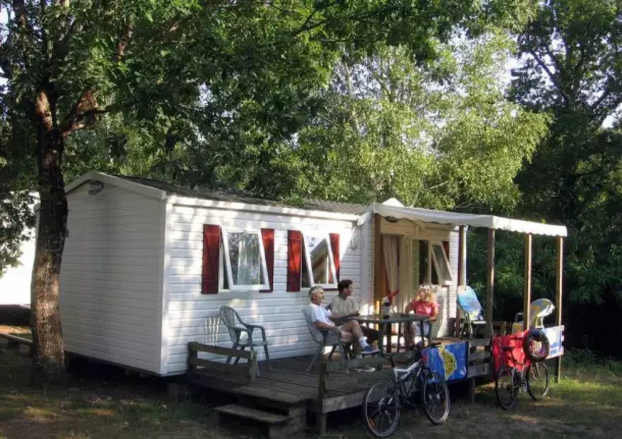 Zecamping 5 étoiles espace aquatique chiens acceptés locatif 32m2 6 pers in Mézos, Côte d’Argent