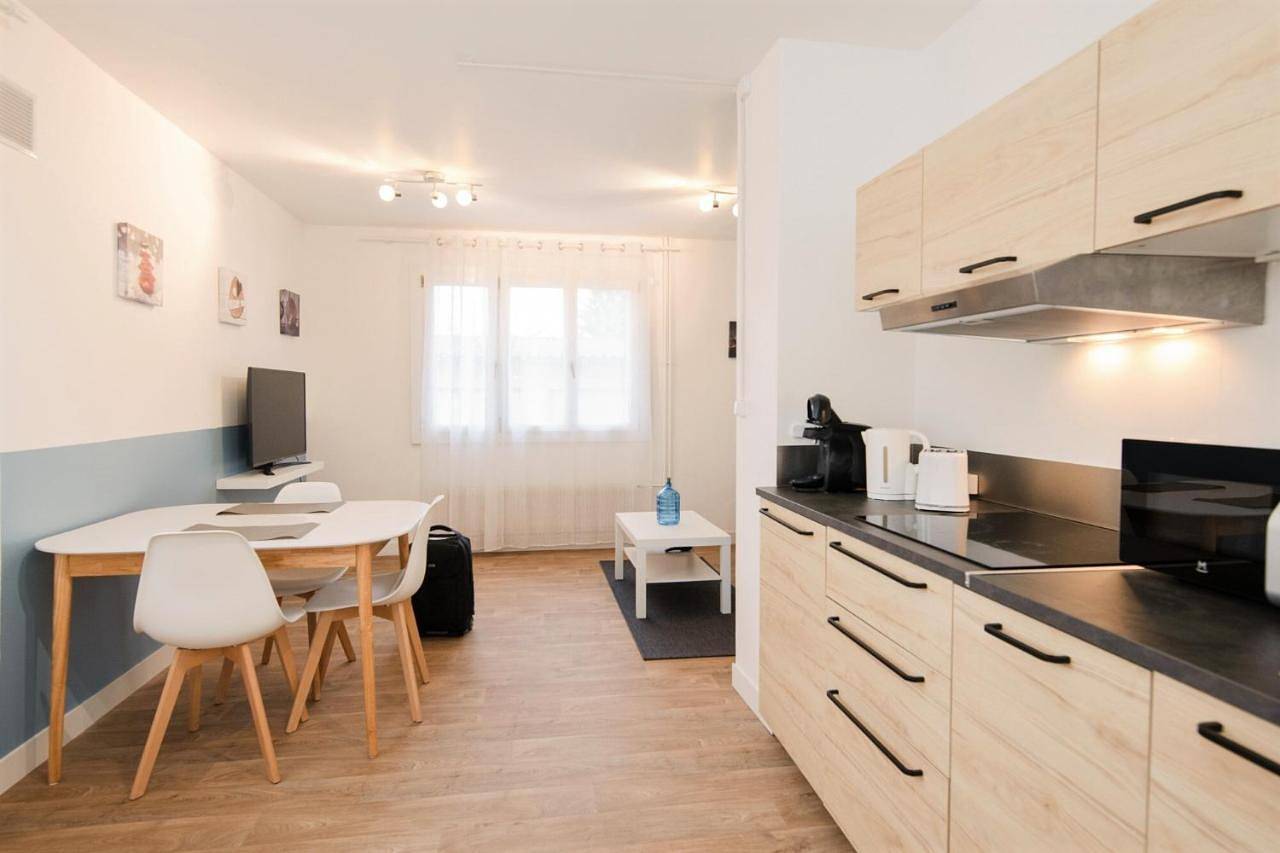 Appartement entier, Le stade in Issoire, Parc Naturel Régional Livradois-Forez