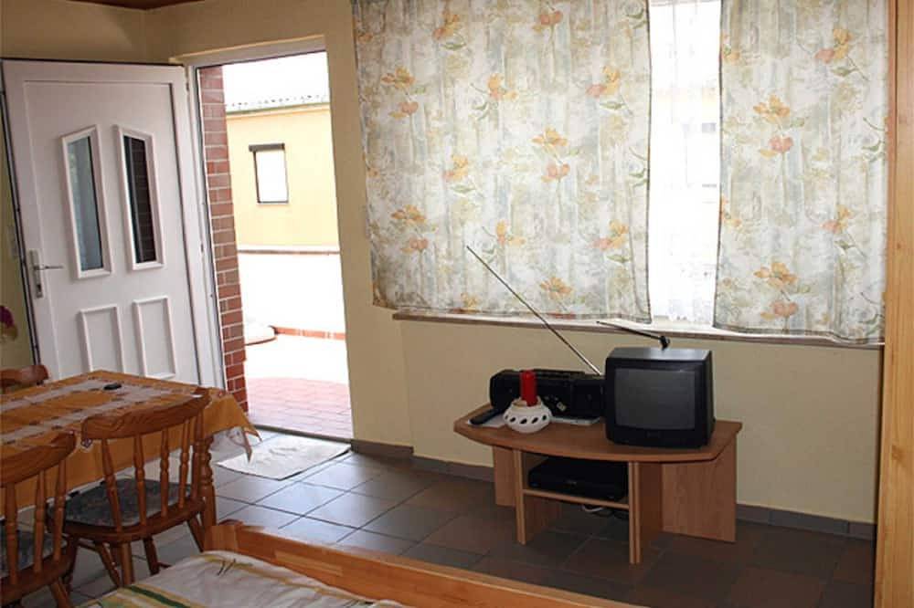 Kleines Ferienhaus am idyllischen Tüzer See - Ferienhaus (Ziebell, Torsten) in Kriesow, Mecklenburgische Seenplatte
