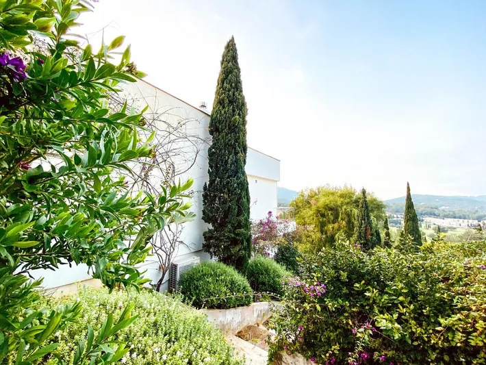 Villa für 12 Personen, mit Whirlpool und Pool sowie Terrasse - 1