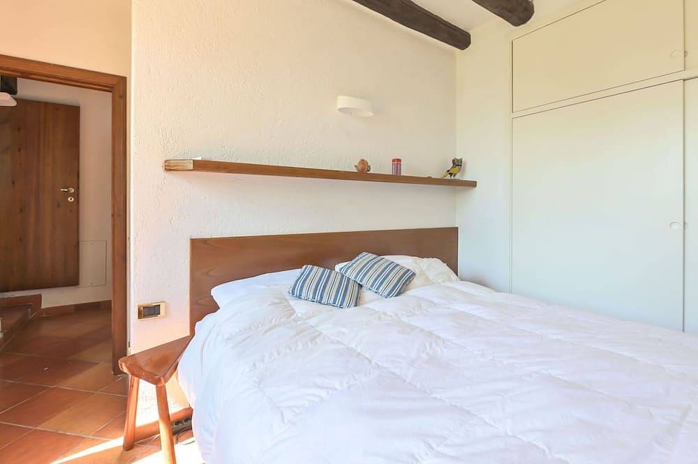 Wonderful private villa for 8 people with Wifi, A/C, Tv, patio, pets allowed and parking in Ansedonia, Orbetello
