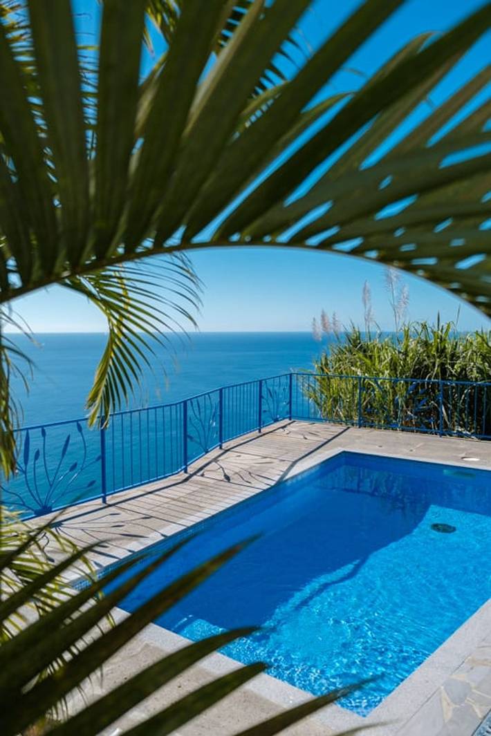 Gîte pour 2 personnes, avec piscine et jardin, animaux acceptés à Calheta