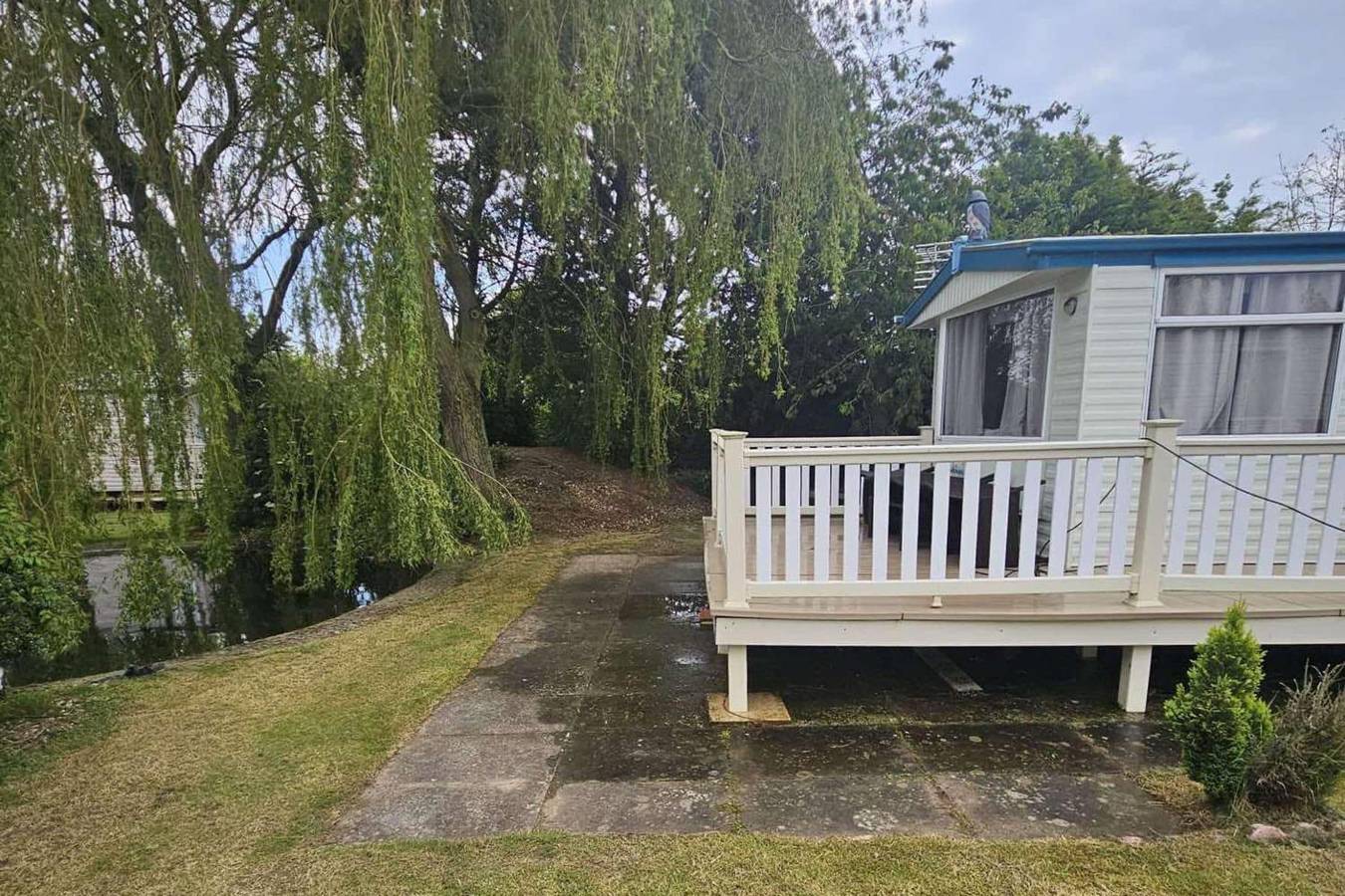 Caravan - Sleeps 6 - Pets Ok - Parking in Skegness, Lincolnshire