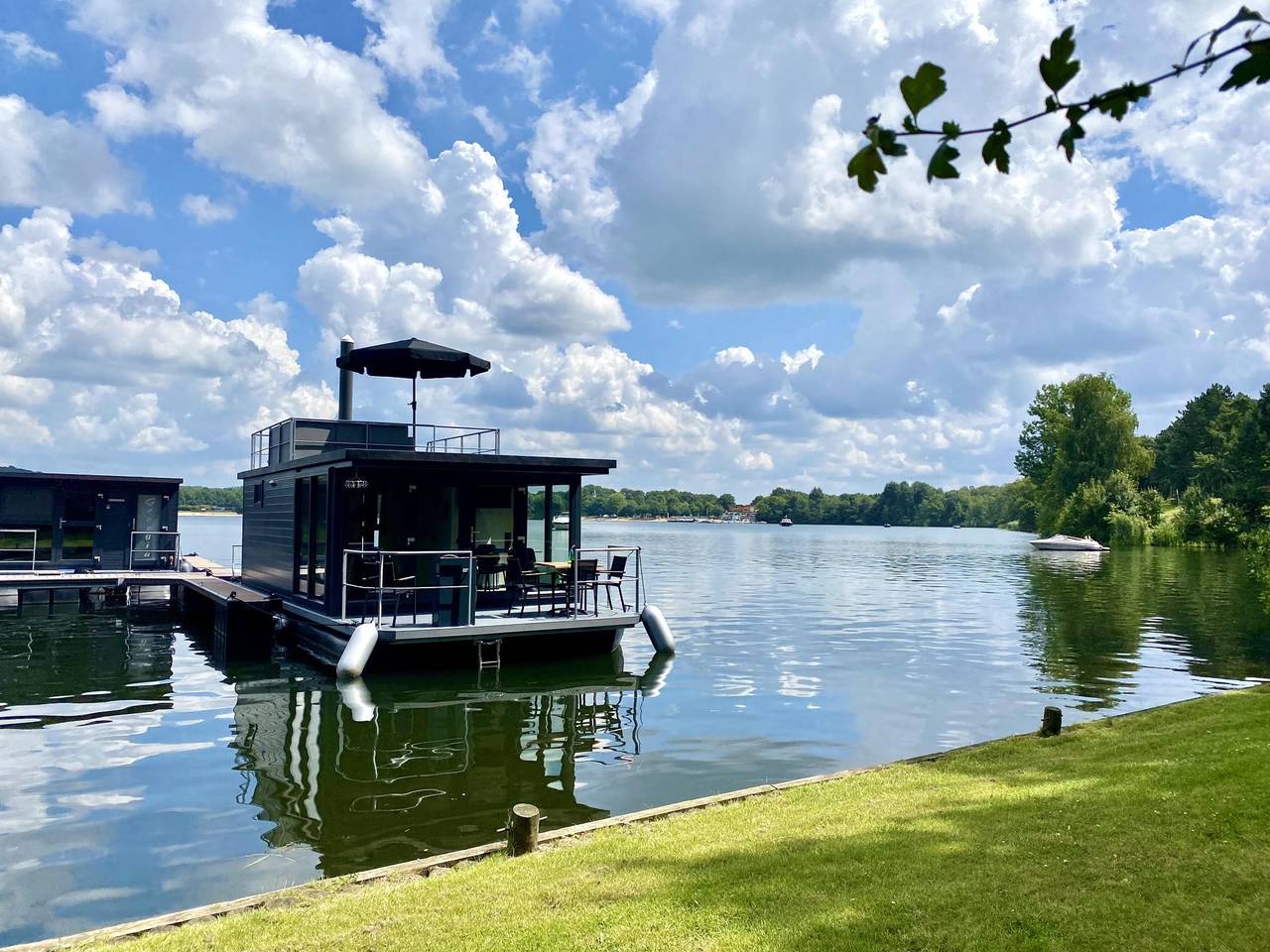 Unieke havenlodge met hottub in Limburg in Middelaar, Nationaal Park De Maasduinen