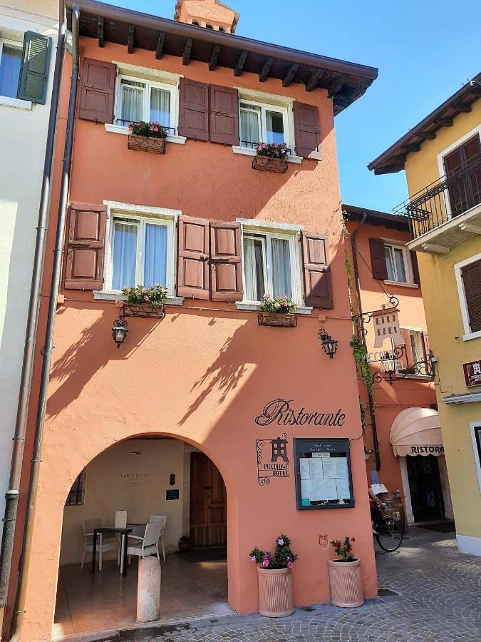 Hotel voor 4 personen, met terras, met huisdier in Garda