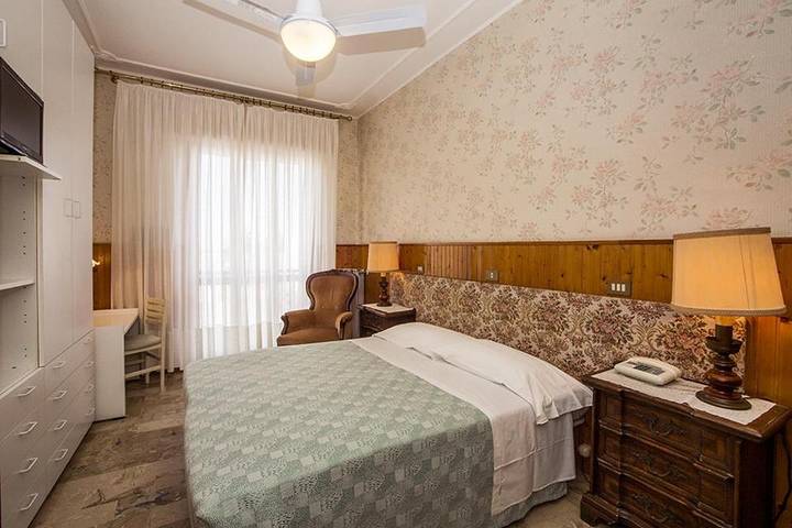 Hotel per 2 persone, con balcone e panorama nonché giardino - 1