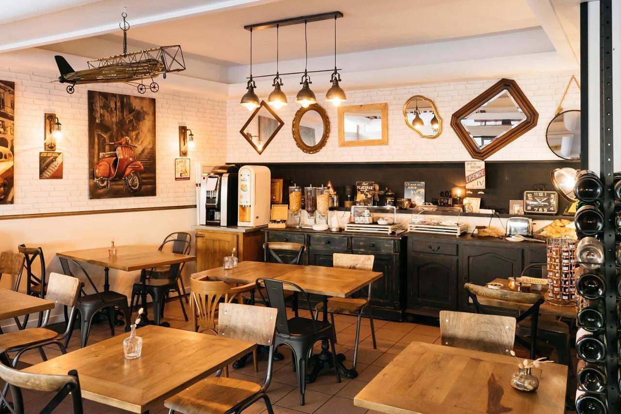 Hôtel Restaurant La Voile - Le Dock'er in Locmariaquer, Côte des Mégalithes