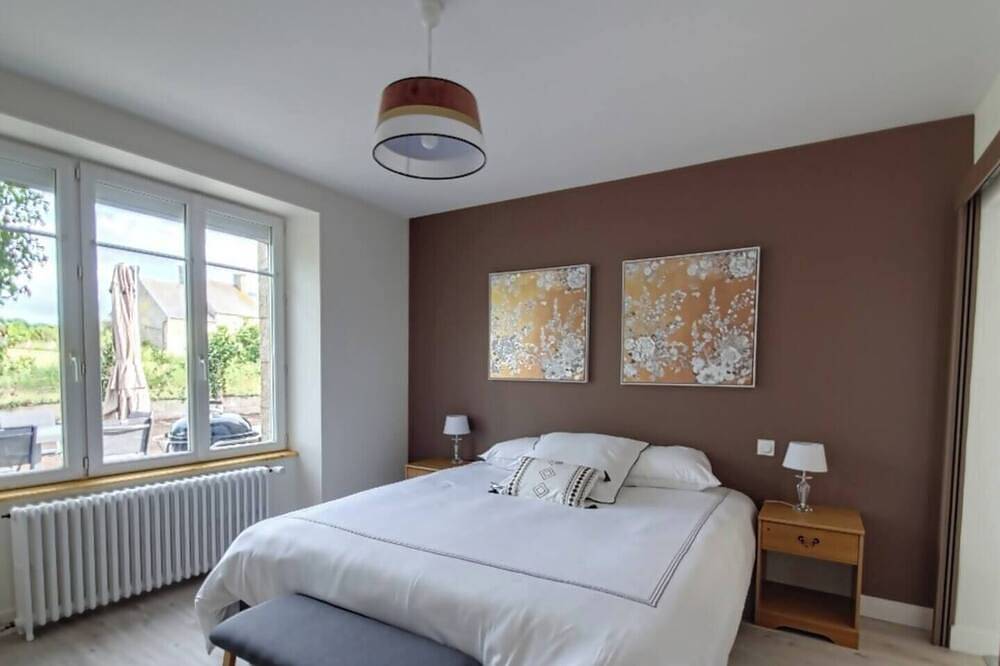 Au Mont Chez Vous #Jacuzzi et Vue Mont-St-Michel# in Huisnes-sur-Mer, Baie du Mont-Saint-Michel