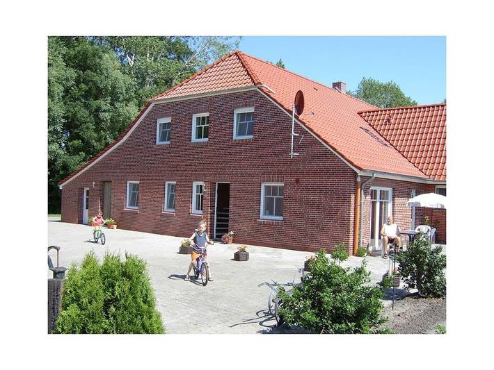 Ferienhaus für 6 Personen, mit Terrasse und Garten in Norden - 2