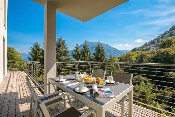 Gîte pour 6 personnes, avec terrasse ainsi que vue sur le lac et piscine à Argegno - 2
