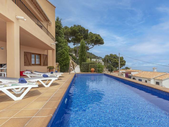Holiday rental for 6 people, with balcony and garden in Begur