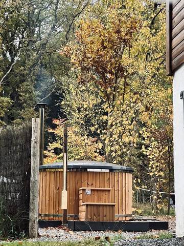 Gîte pour 6 personnes, avec vue ainsi que jardin et piscine à Érezée