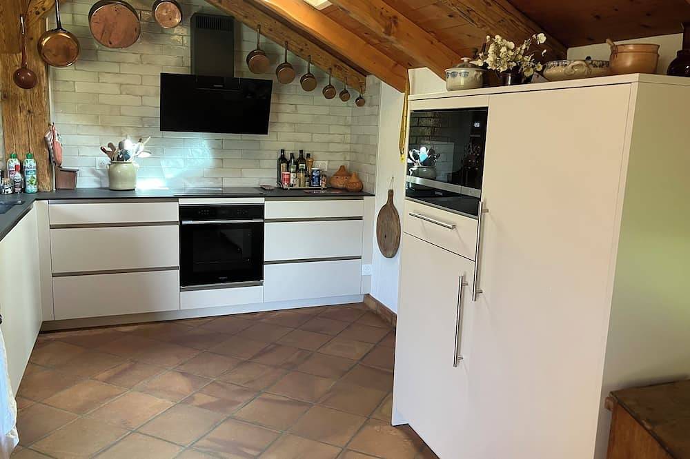 House in the middle of fields with direct access to the Valserine river in Mijoux, Gex