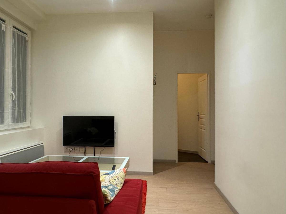 Appartement entier, One-Bedroom Apartment in Romilly-sur-Seine, Aube