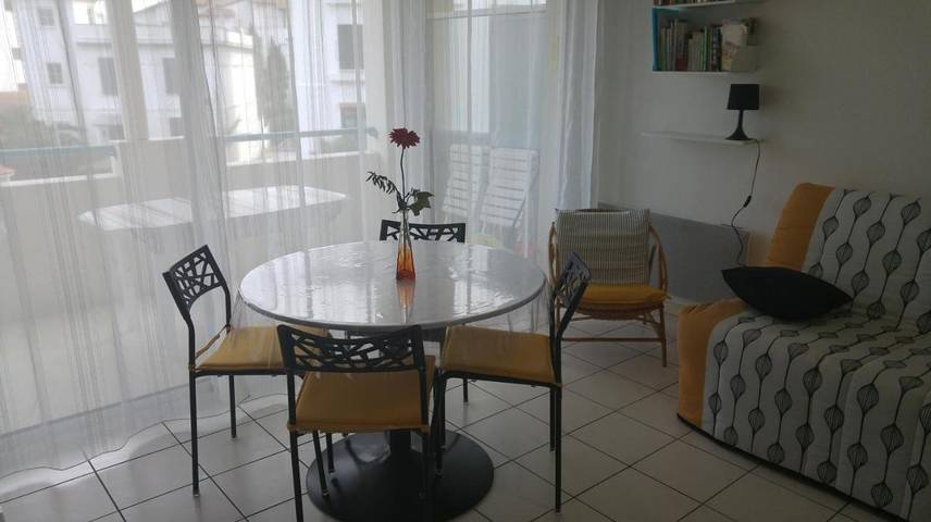 Gîte pour 4 personnes, avec piscine et terrasse dans Golf De La Nivelle - 2