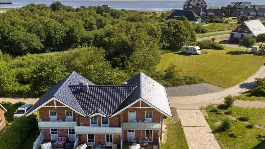 Ferienhaus für 4 Personen, mit Balkon und Terrasse in Wittdün